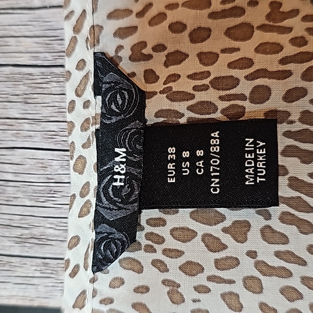 H&M LEOPARD PRINT SHORT SLEEVE TIERED PULLOVER TOP BLOUSE - Picture 10 of 13